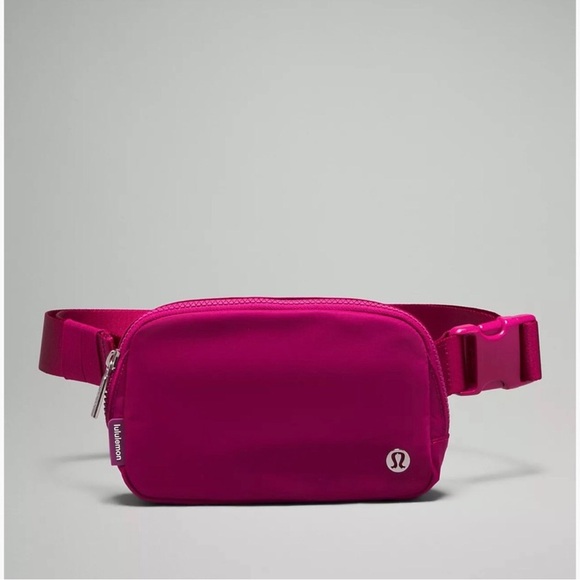 Lululemon everywhere belt bag in wild berry - Picture 1 of 5